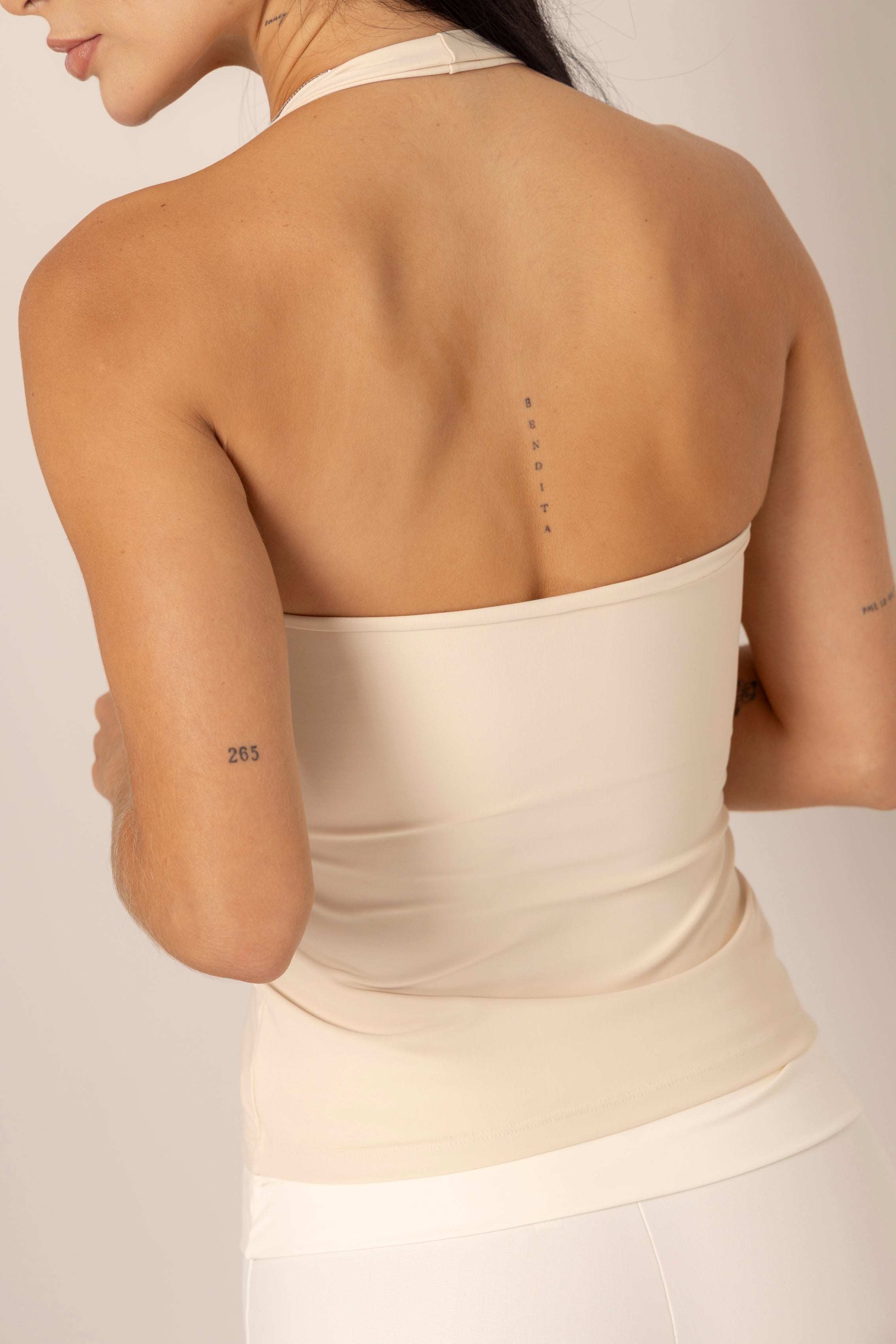 Básica halter Lou