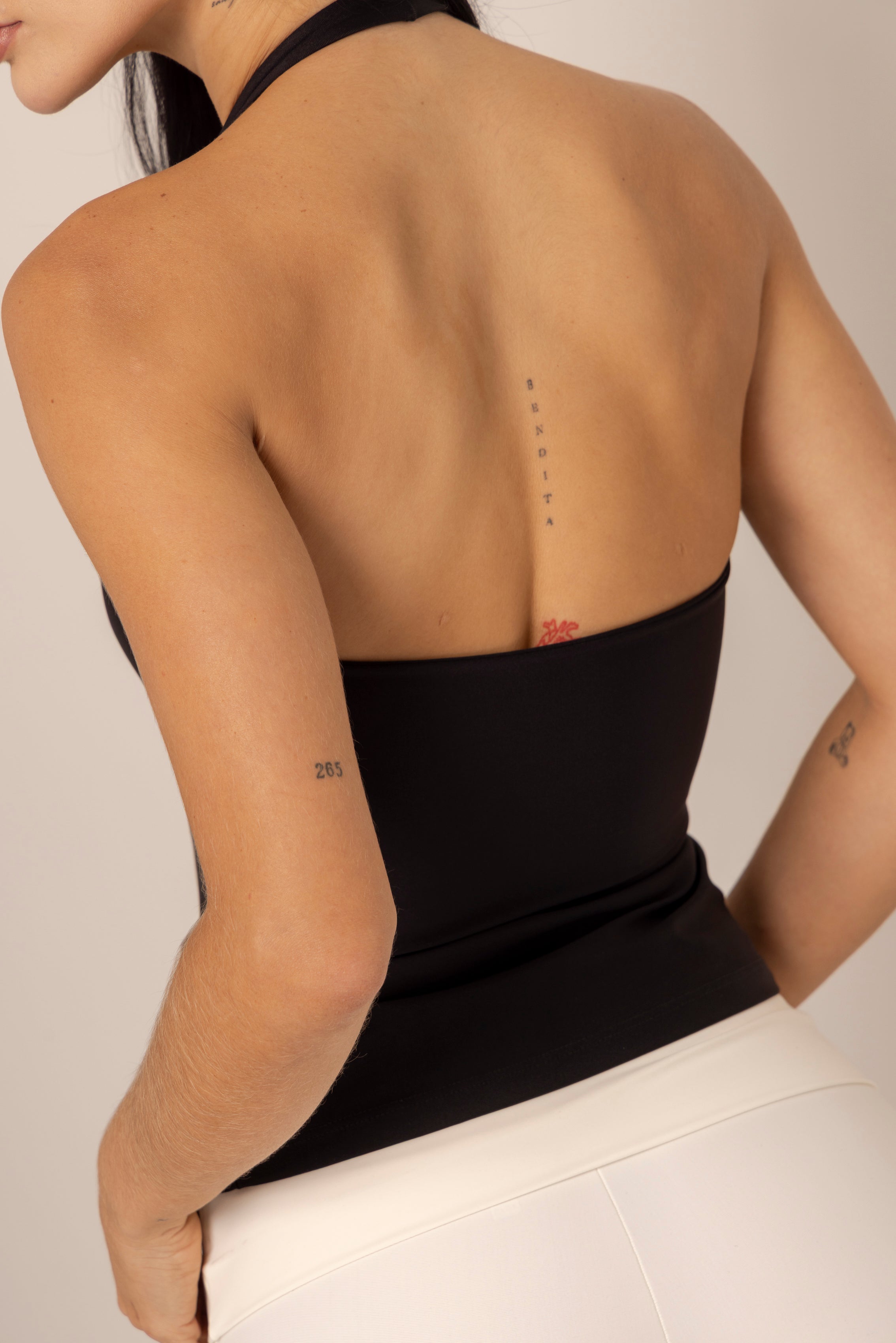 Básica halter Lou